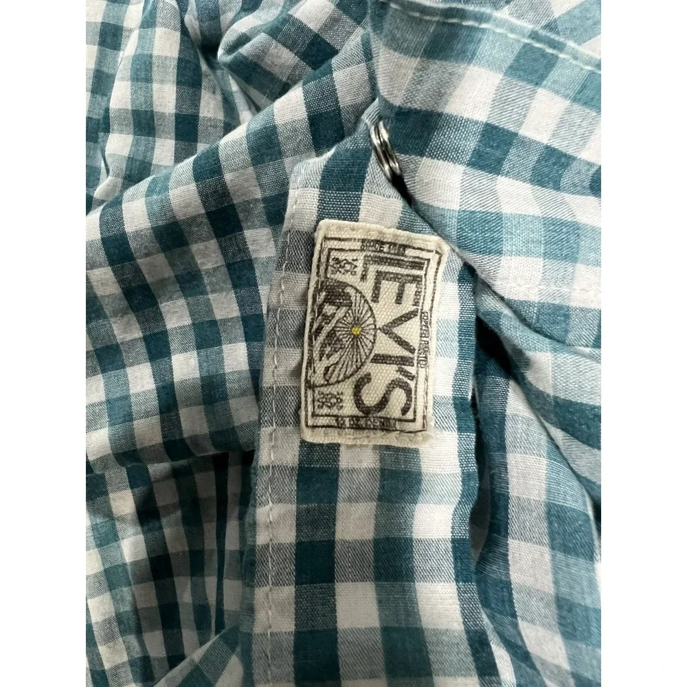 Levis levi green